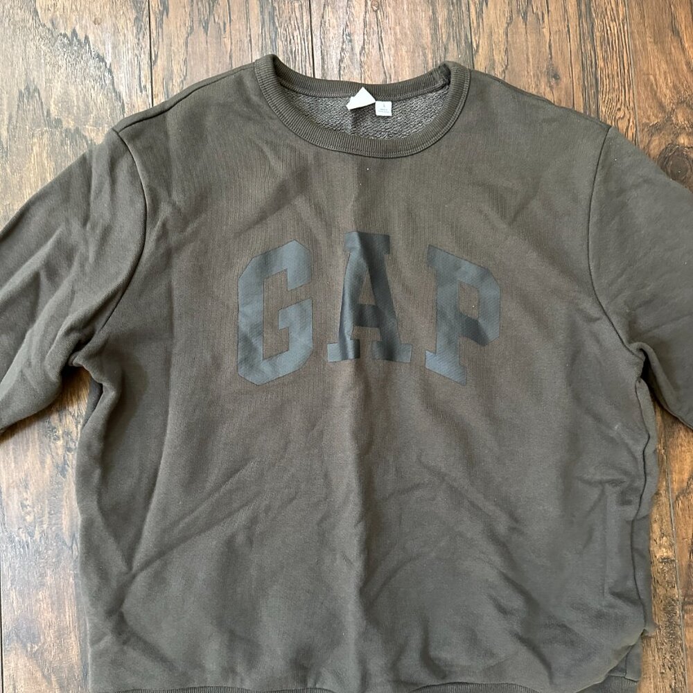 GAP crewneck gray